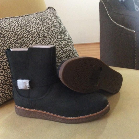 Ugg boots - Picture 2 of 4